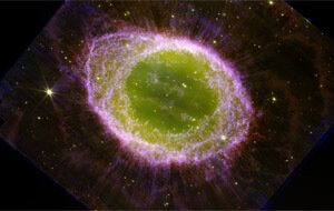 Nebulosa do Anel vista pelo James Webb
