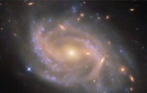 Galáxia NGC 3285B