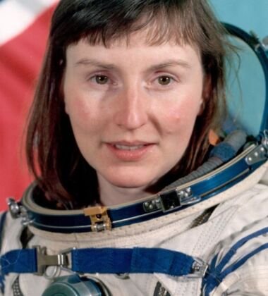 Química. Primeira astronauta britânica e primeira não russa ou americana a ir ao espaço; 7,9 dias. Helen Sharman