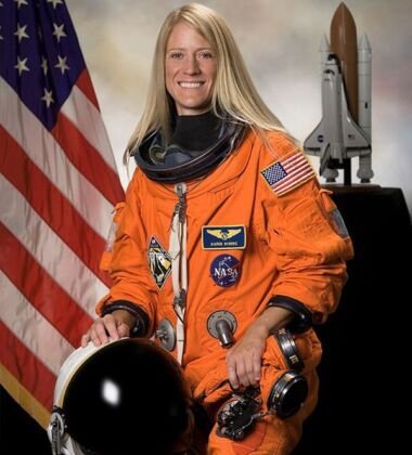 Engenheira. Passou 13,76 dias no espaço. Karen L. Nyberg