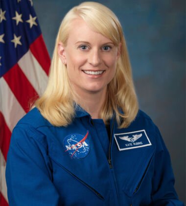 Bióloga; 60ª mulher a ir ao espaço; 115 dias e 2 horas no espaço. Kathleen Rubins