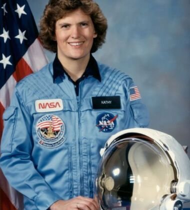 Geóloga. Primeira americana a realizar uma EVA (11 de Outubro de 1984). Passou 22,2 dias no espaço. Kathryn D. Sullivan