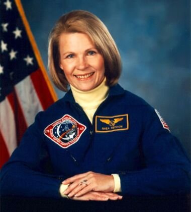 Física. Casada com o astronauta Robert Lee Gibson. Passou 30,1 dias no espaço. Margaret Rhea Seddon