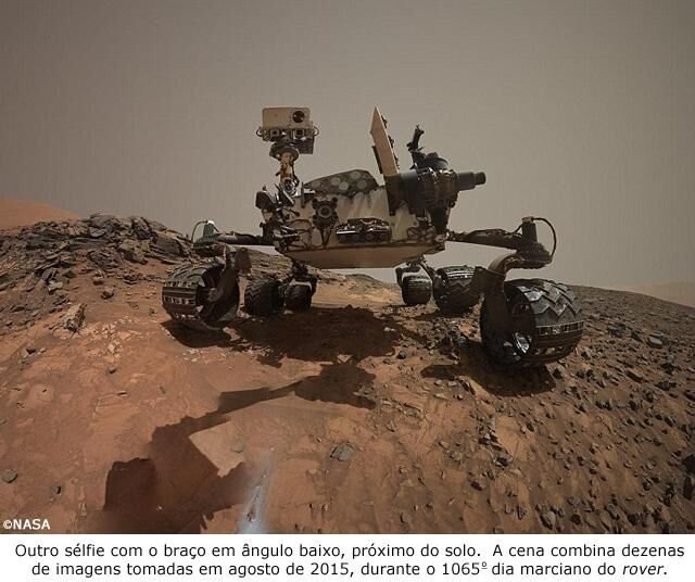 Sélfie em ângulo baixo